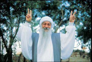 Vida y obra de Osho: el gurú indio que cautivó al mundo.