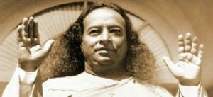 Legado de maestros espirituales en la enseñanza de Yogananda.