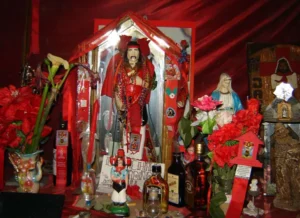 Latinoamérica Deidades y rituales : creencias y milagros.