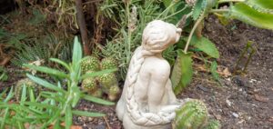 El Arte de Conectar con tu Energía Femenina Divina: Rituales, Reflexiones y Prácticas Sagradas.