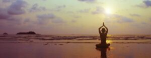 Mouna, el Yoga del Silencio: Cultivando la paz interior a través de su práctica.