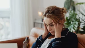 Apegos Emocionales: Descubre Cómo Diferenciar y Superar la Dependencia.