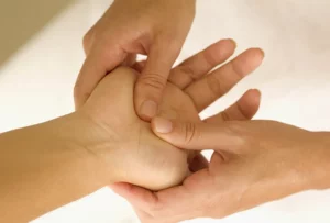 Acupuntura sin agujas: 7 técnicas de acupresión para autoaplicar