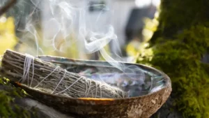 Oraciones para Sahumar: Mantras y Palabras Sagradas.