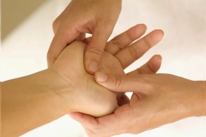 Acupuntura sin agujas: 7 técnicas de acupresión para autoaplicar