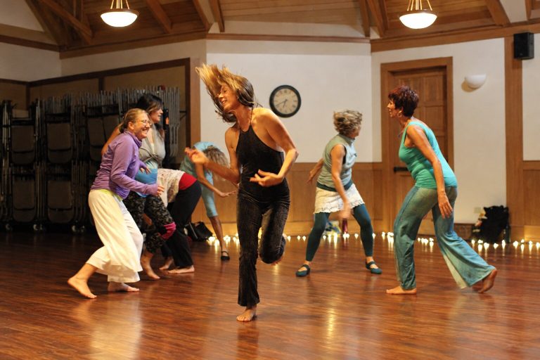 Imagen de portada de «Biodanza: Explorando el Origen de una Práctica Transformadora».