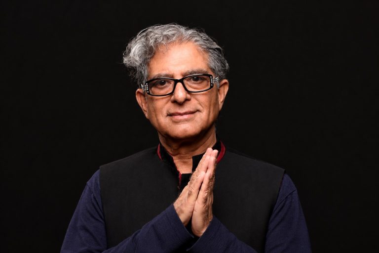Imagen de portada de «Deepak Chopra: El aquí y ahora; vivir plenamente en el presente».